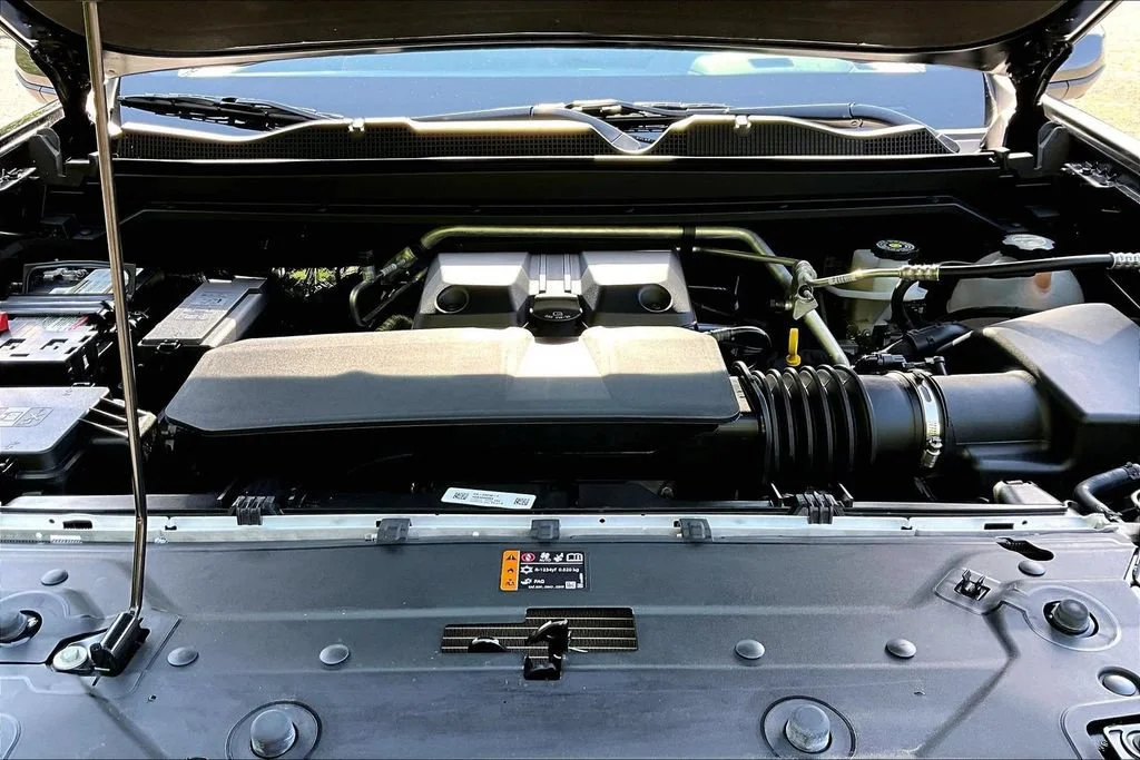 Used 2025 Black Chevrolet Z71 image 38