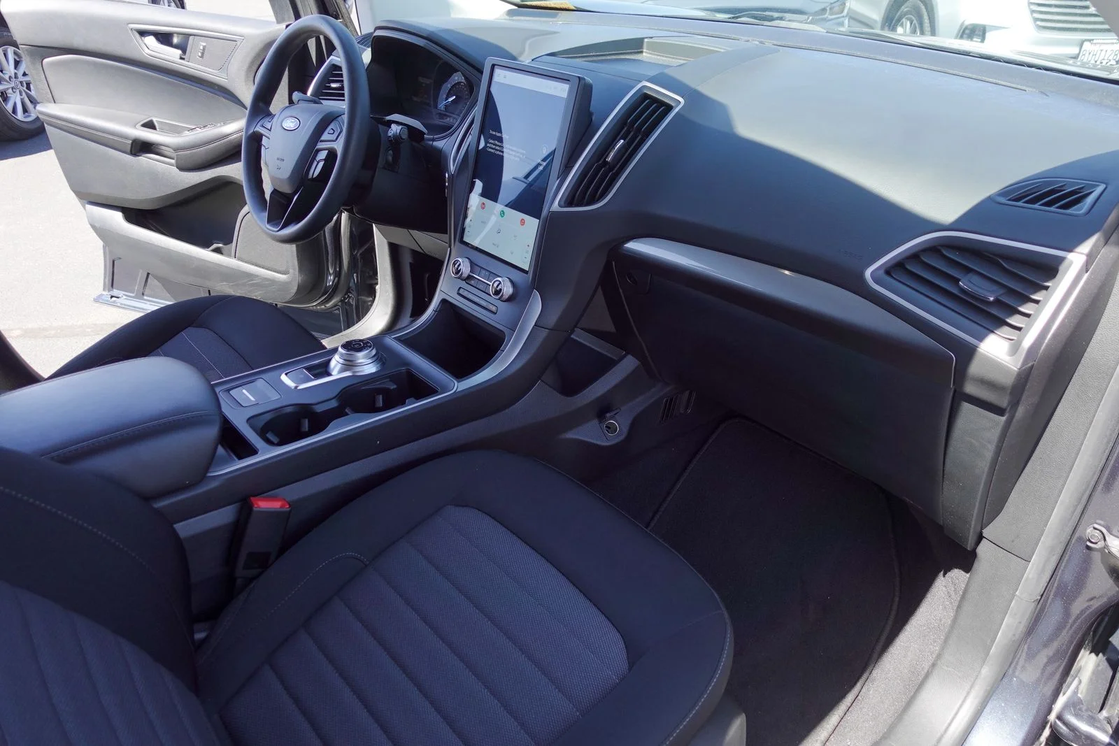 Used 2022 Blue Metallic Ford SE image 11