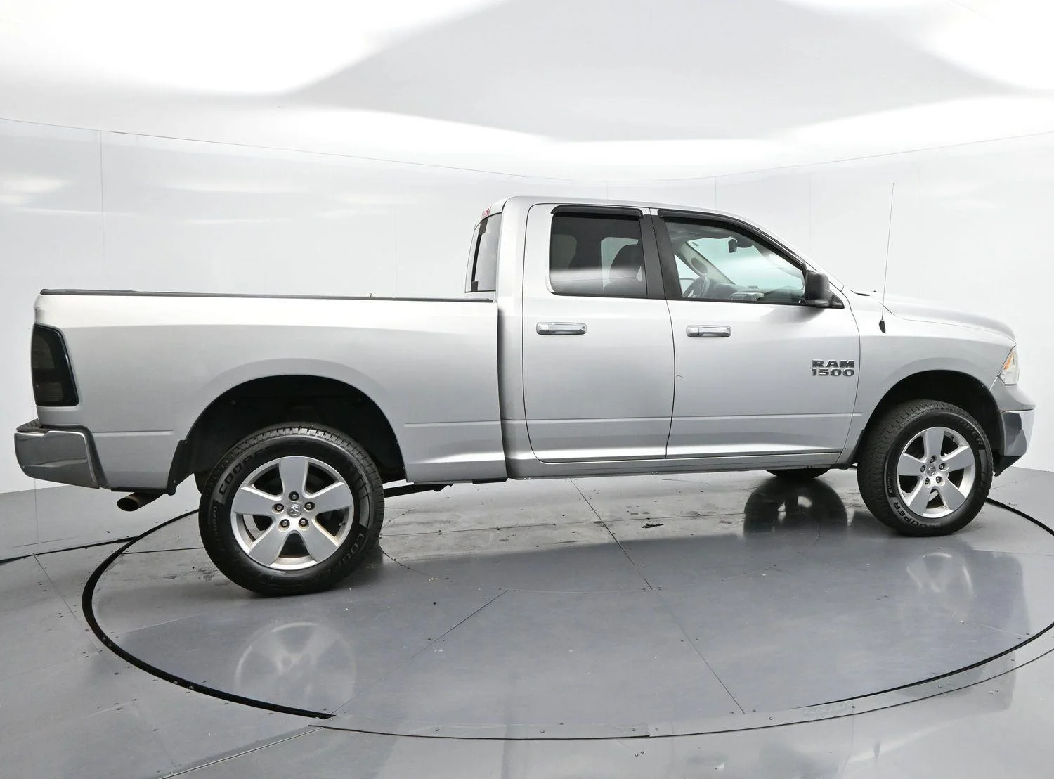 Used 2015 Bright Silver Metallic Clearcoat Ram SLT image 8