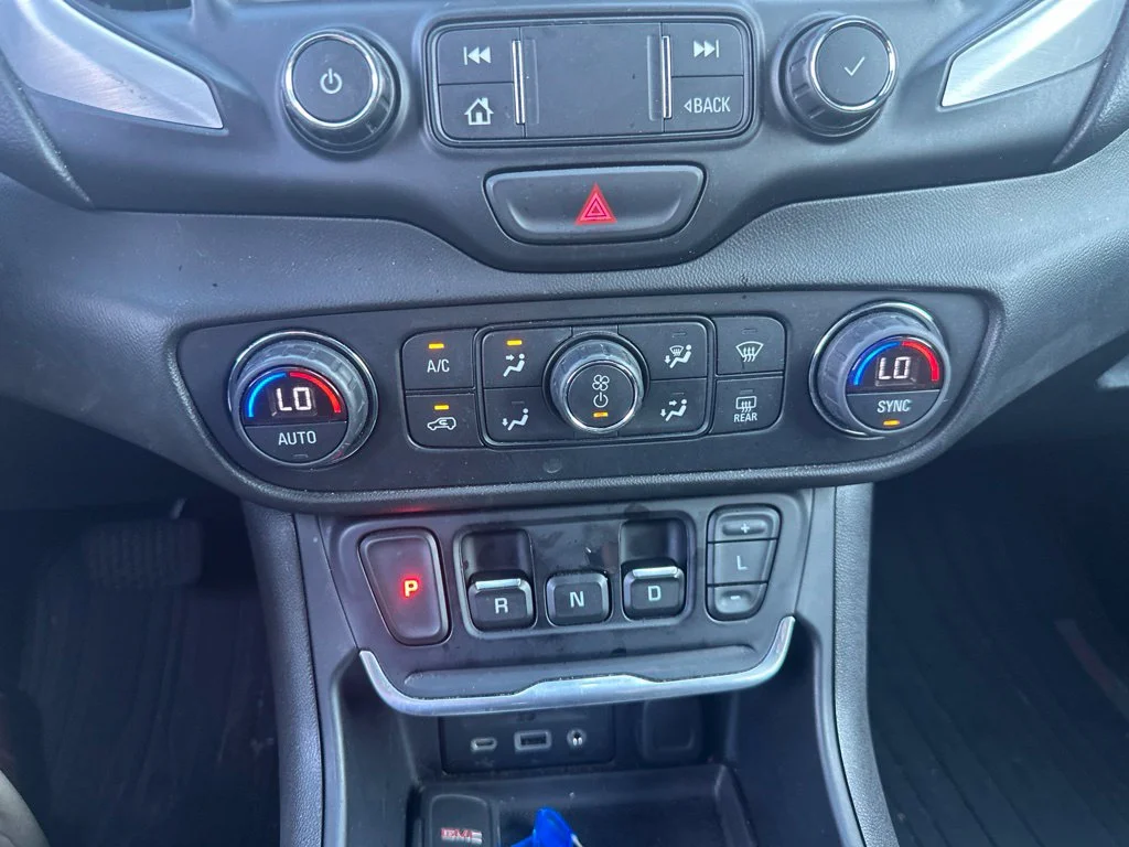 Used 2020 White GMC SLT image 22