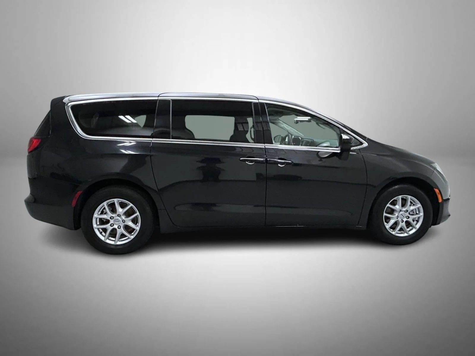 Used 2023 Black Chrysler LX image 4