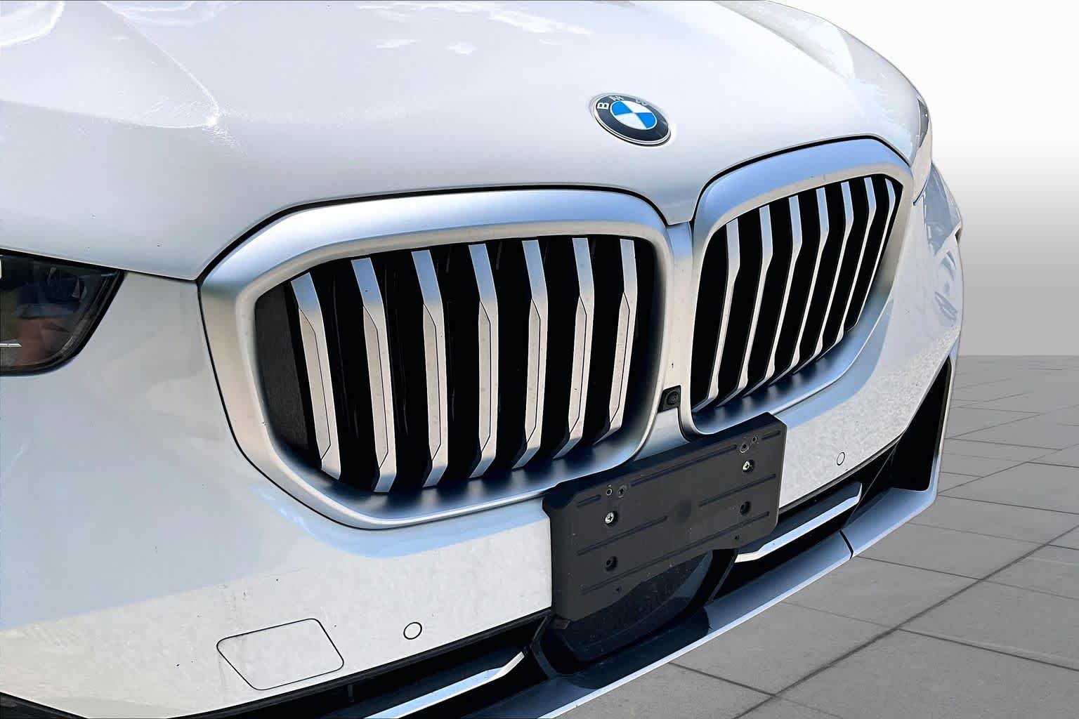 Used 2026 Alpine White BMW xDrive40i image 32