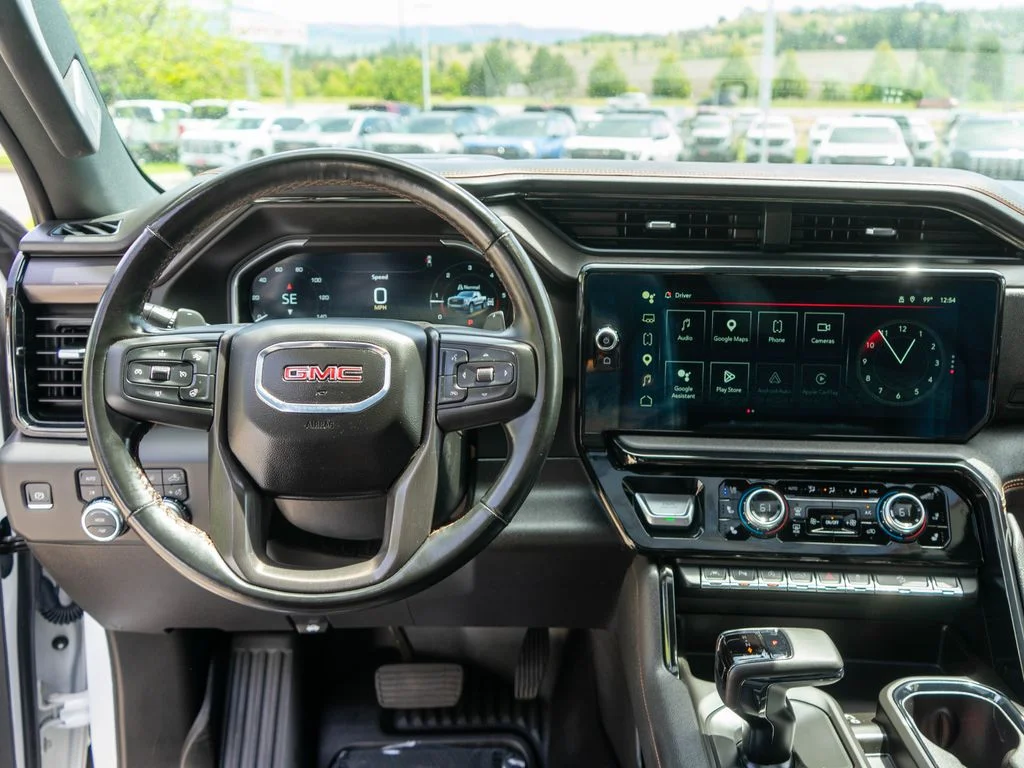 Used 2025 White GMC AT4 image 16