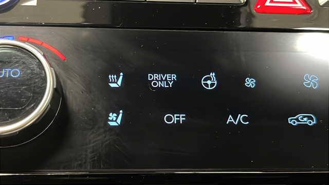 Used 2025 Serenity White Hyundai Calligraphy image 44