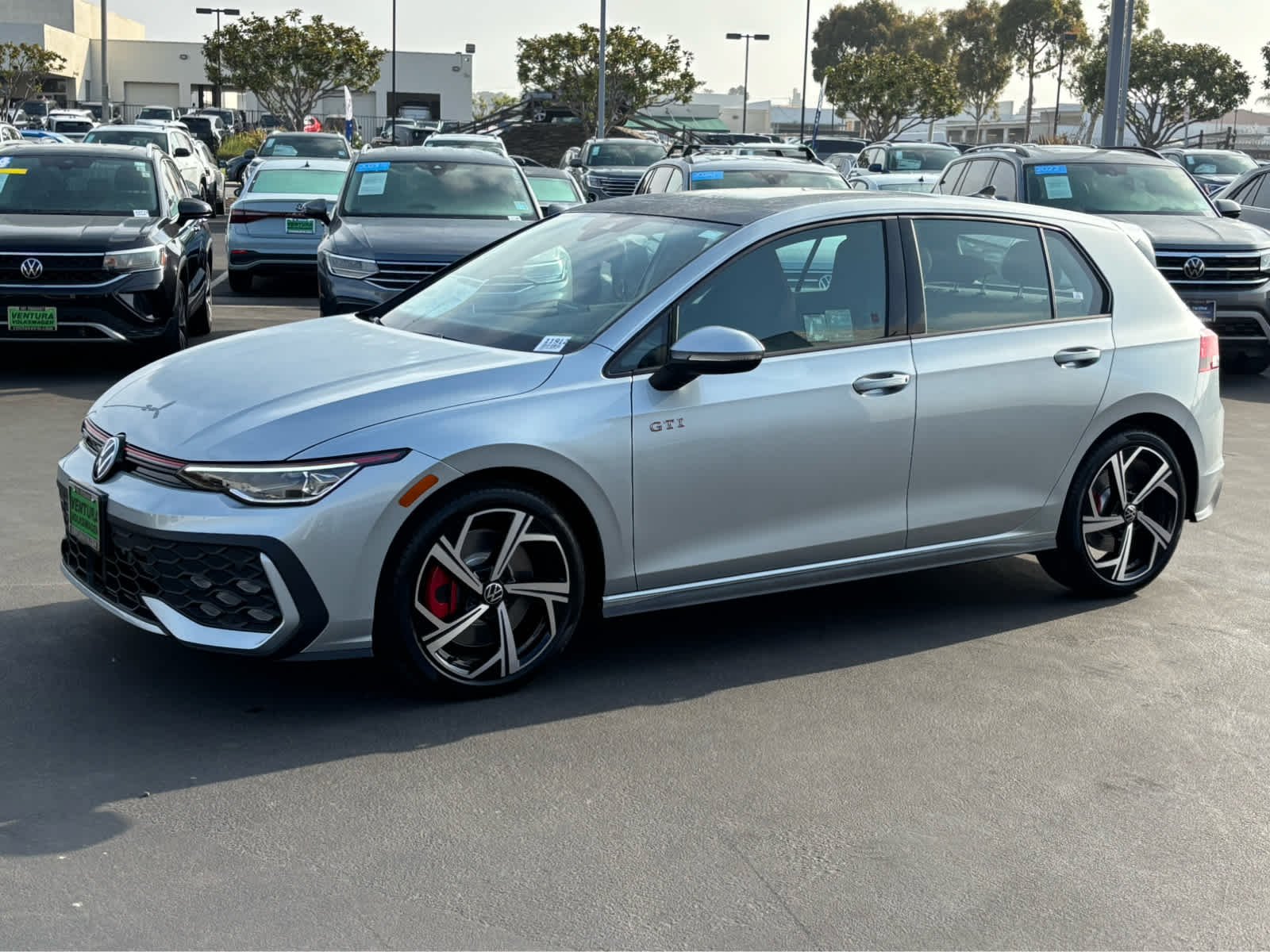 2025 Volkswagen Golf GTI SE - Photo 7