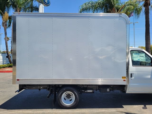 New 2026 Oxford White Ford E-350 SRW image 13