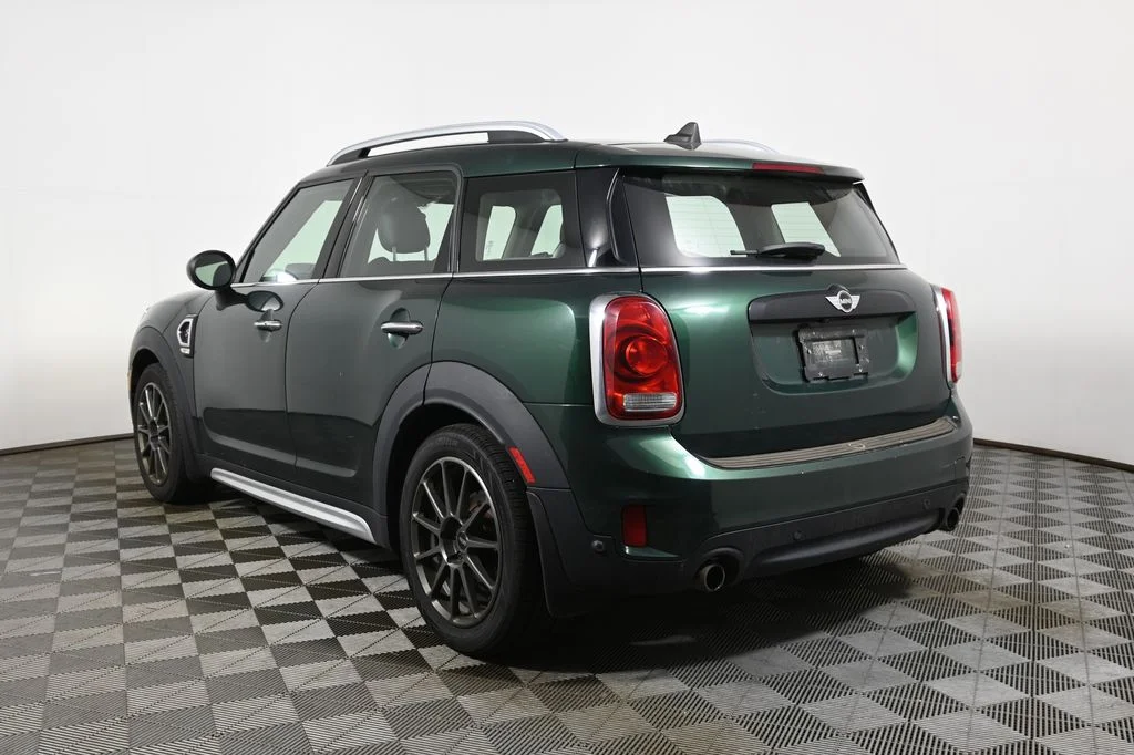 Used 2018 Green MINI Base image 8