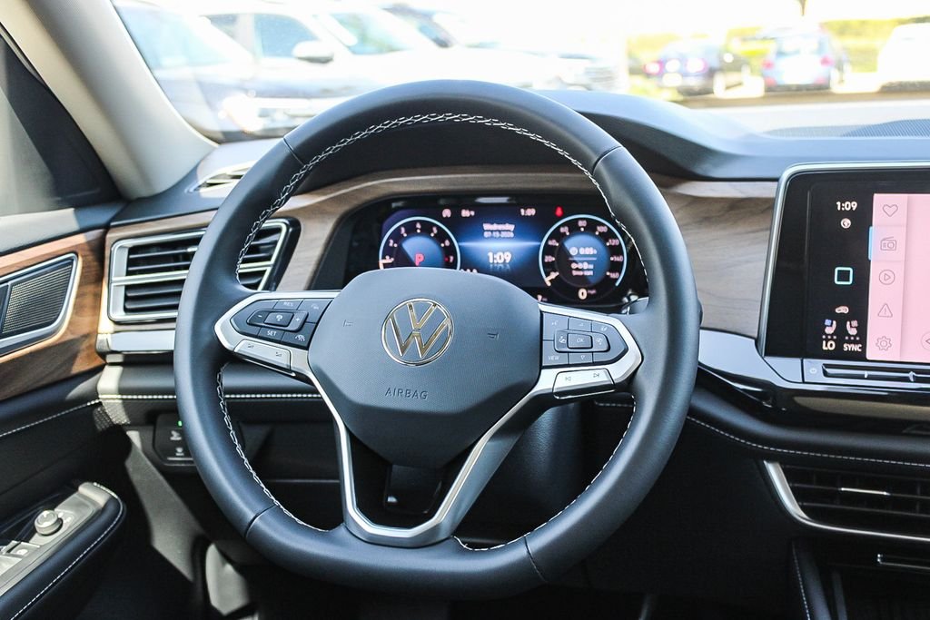 New 2026 White Volkswagen 2.0T SE w/Technology image 5