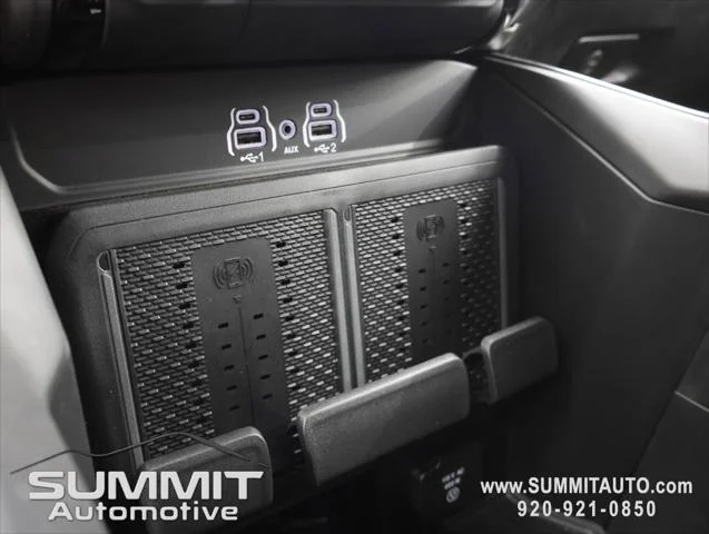 New 2026 Diamond Black Crystal Pearl-Coat Exterior Paint RAM BIG HORN image 53
