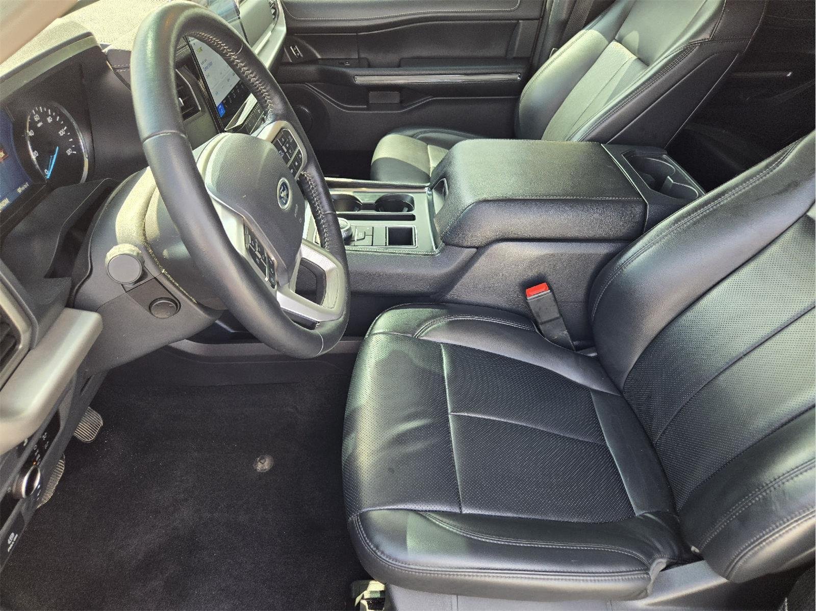 Used 2024 Iconic Silver Ford XLT image 12