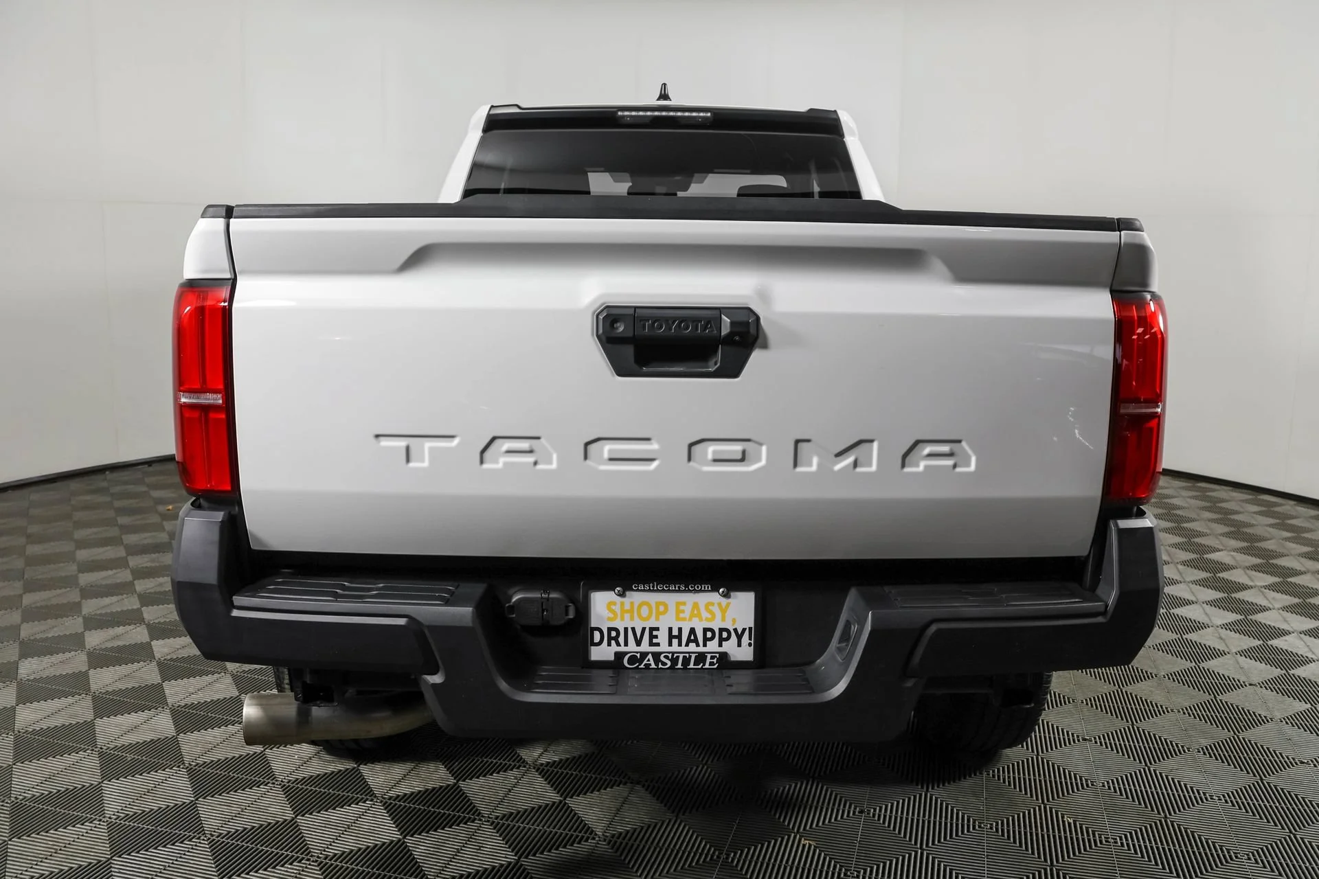Used 2024 White Toyota SR image 16