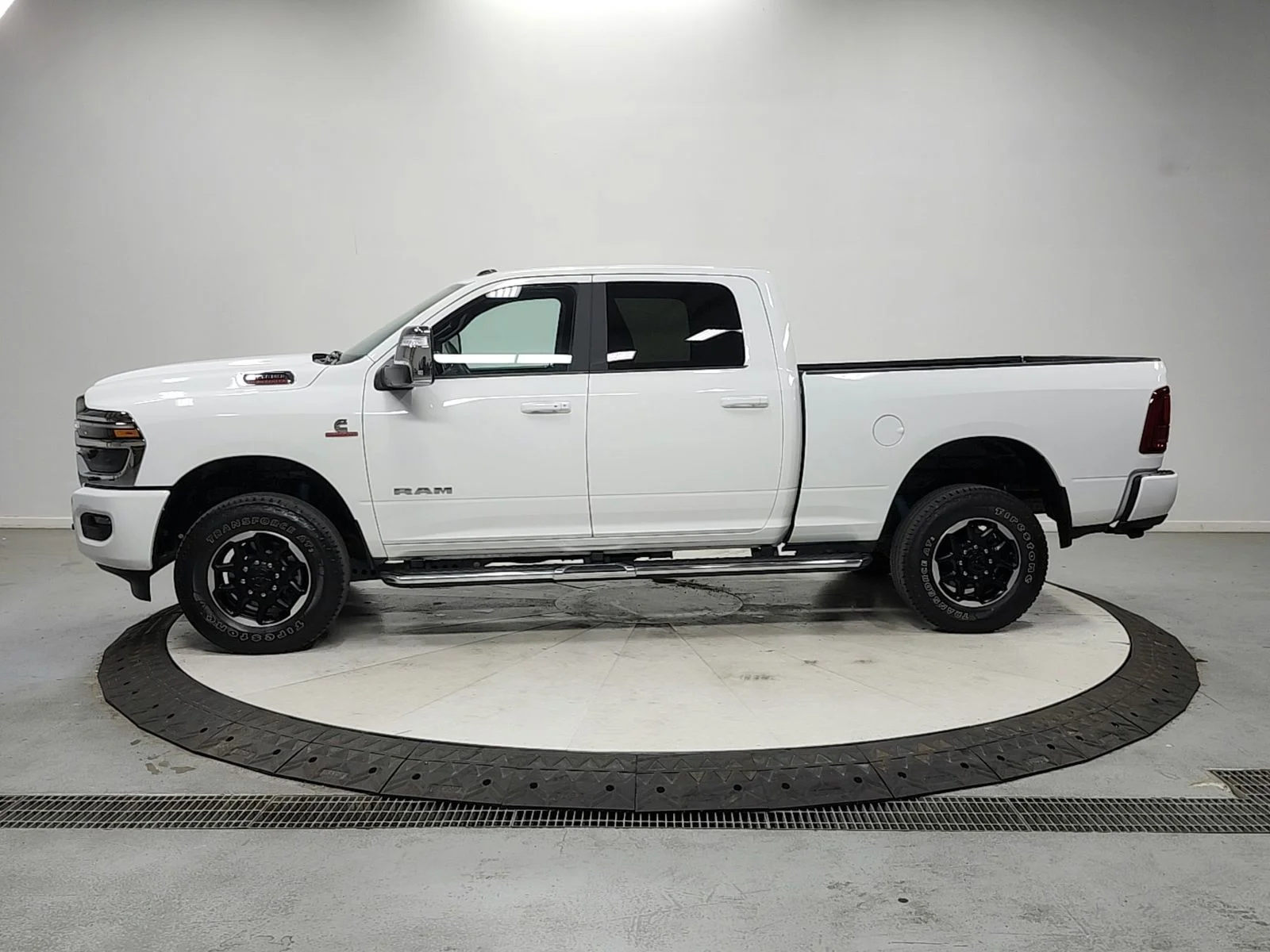Used 2025 White Ram Laramie image 4