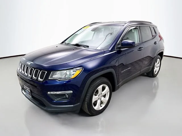 Used 2018 Jazz Blue Pearlcoat Jeep Latitude image 3