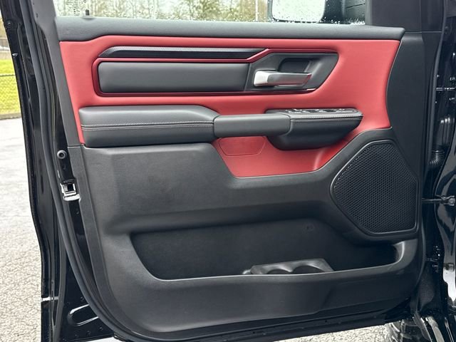 New 2026 Diamond Black Crystal Pearl-Coat Exterior Paint RAM Rebel image 17