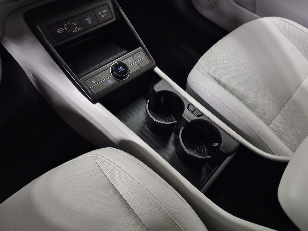 2024 Hyundai Kona EV SEL - Photo 28