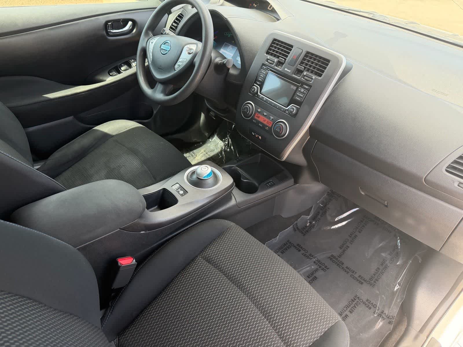 Certified Used 2017 Glacier White Nissan S image 16