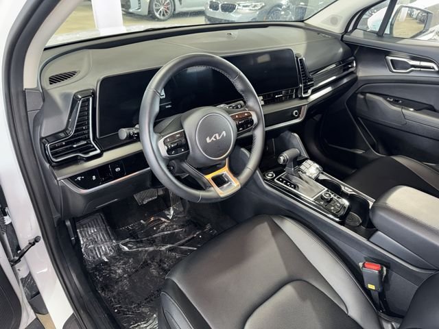 Used 2025 White Pearl Kia EX image 19