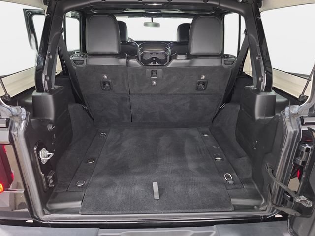 Used 2018 Black Clearcoat Jeep Unlimited Sahara image 34