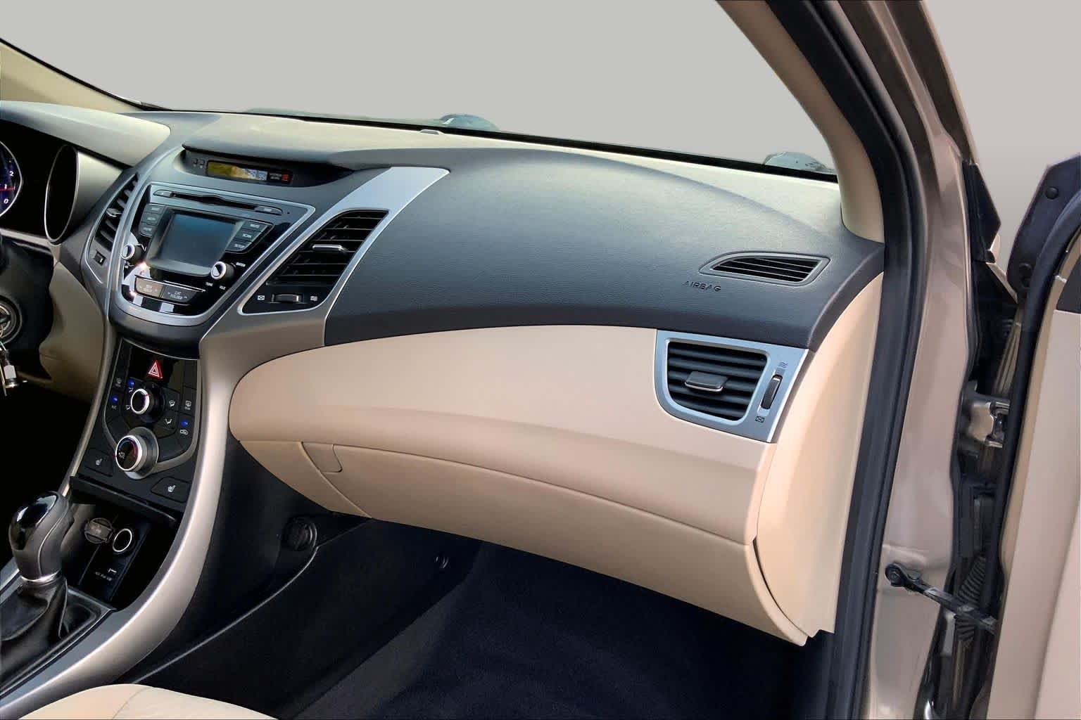 Used 2014 Desert Bronze Hyundai SE image 19