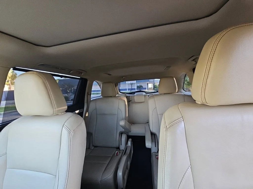 Used 2017 White Toyota XLE image 36