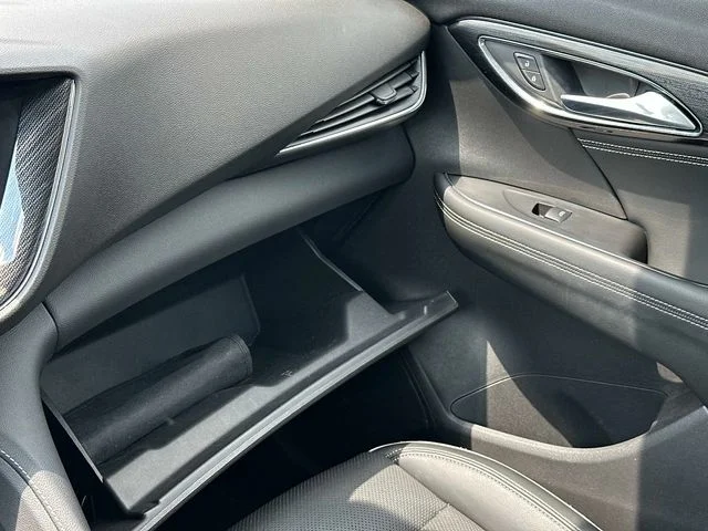 Used 2021 Blue Buick Essence image 32
