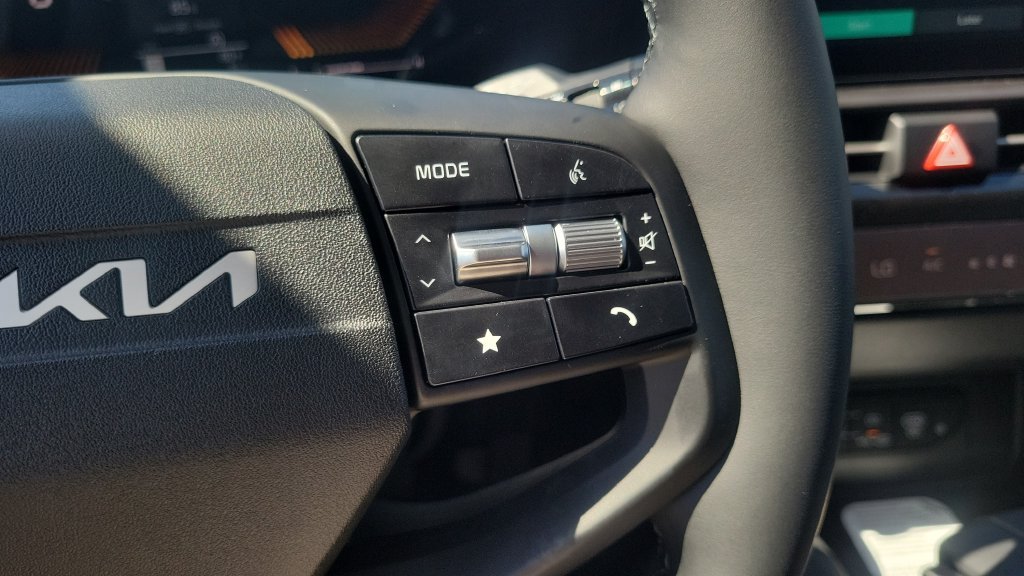 New 2027 Glacial White Pearl Kia EX image 20