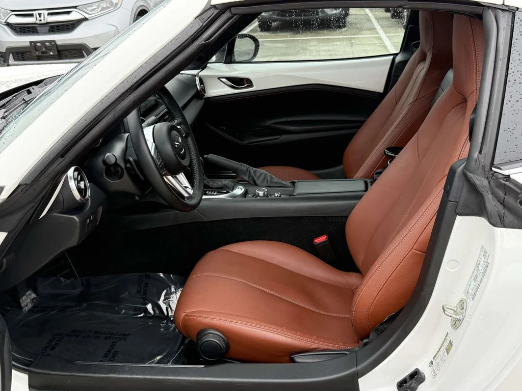 Used 2023 White Mazda Grand Touring image 13