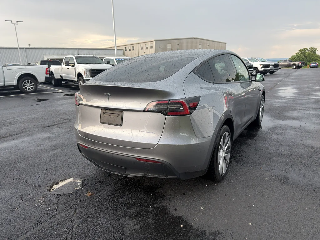 Used 2024 Sliver Tesla Long Range image 5