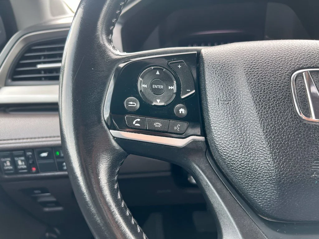 Used 2018 Forest Mist Metallic Honda Touring image 33