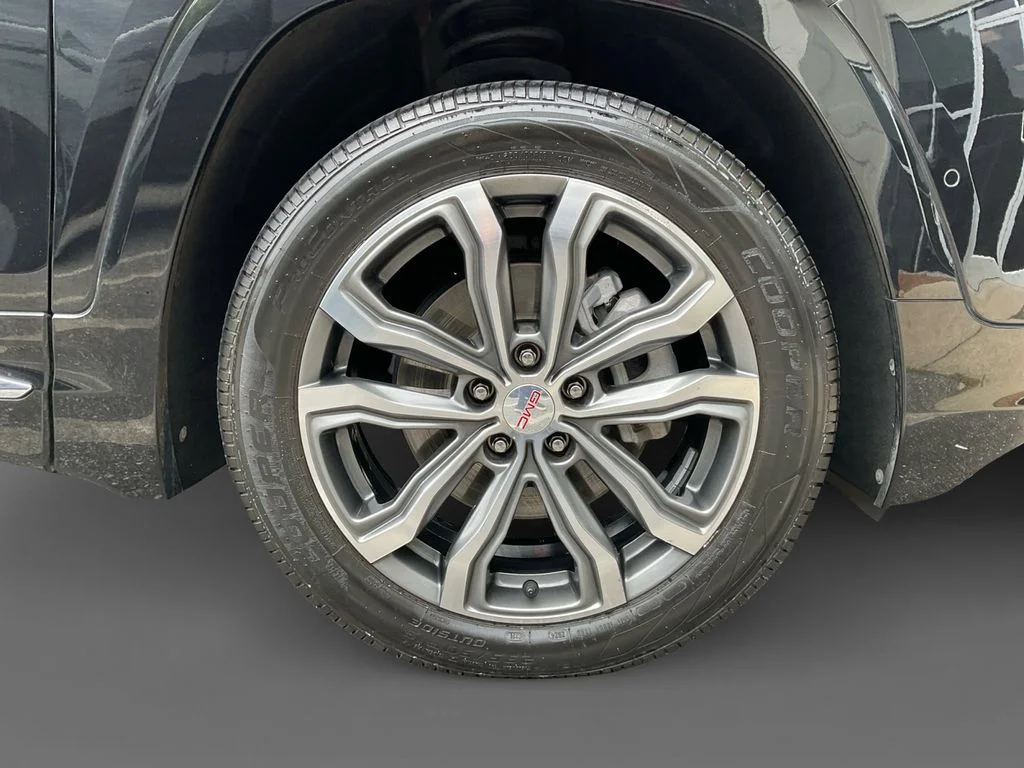 Used 2020 Black GMC Denali image 16