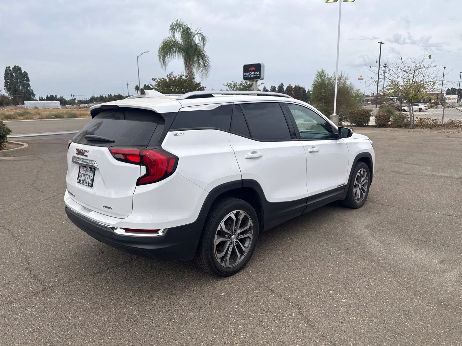 Used 2019 SUMMIT WHITE GMC SLT image 3