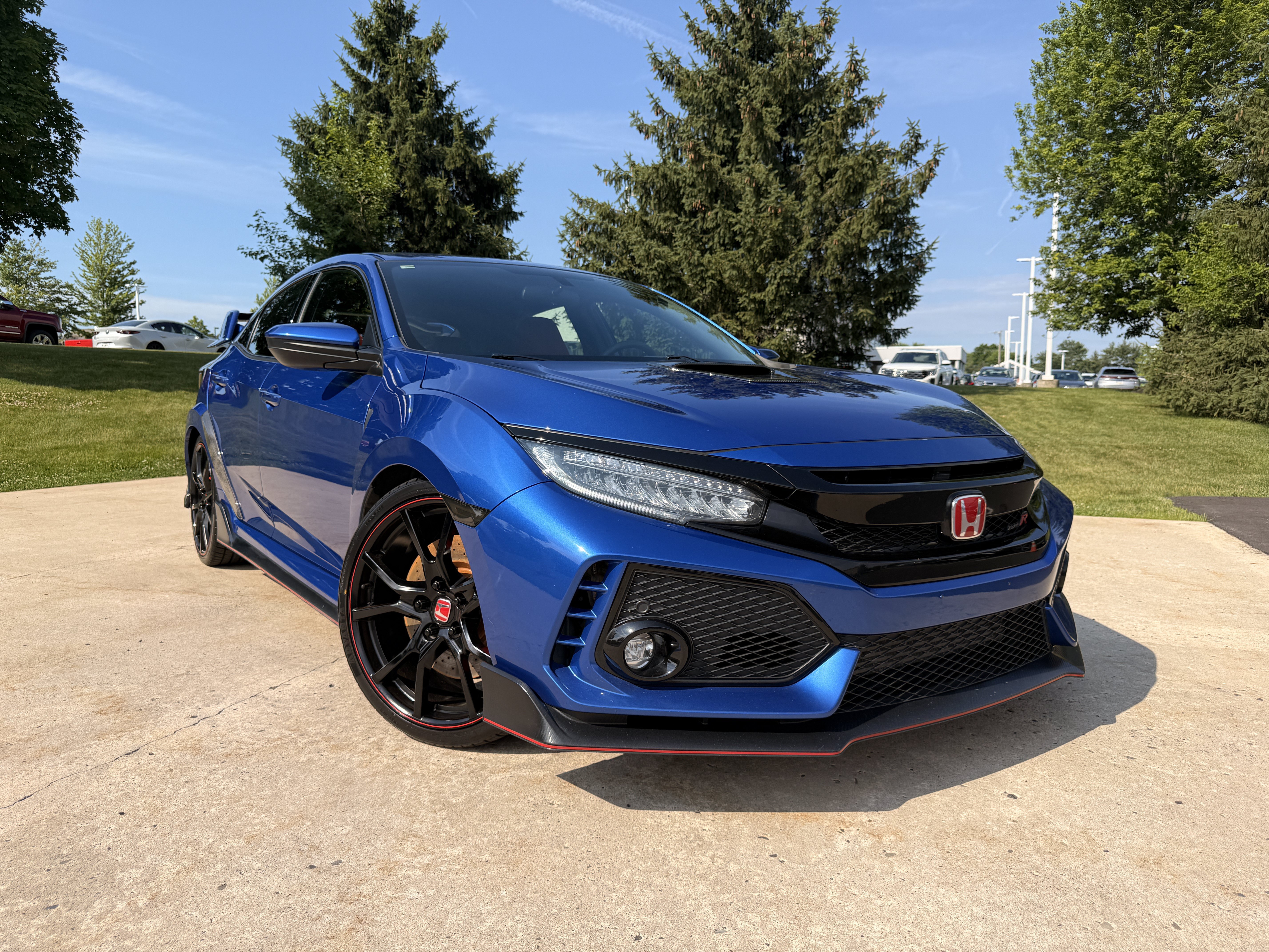 Used 2018 Blue Honda Touring image 15