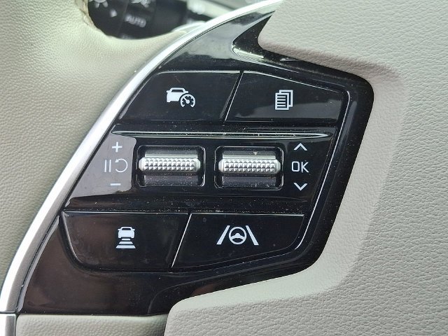 Used 2023 White Kia Wave image 23