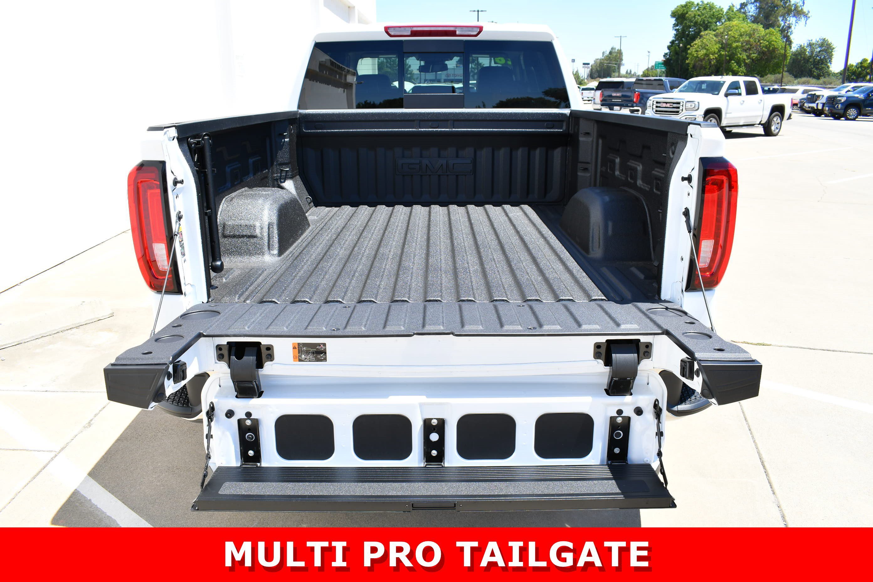 2026 GMC Sierra 1500 SLT - Photo 12