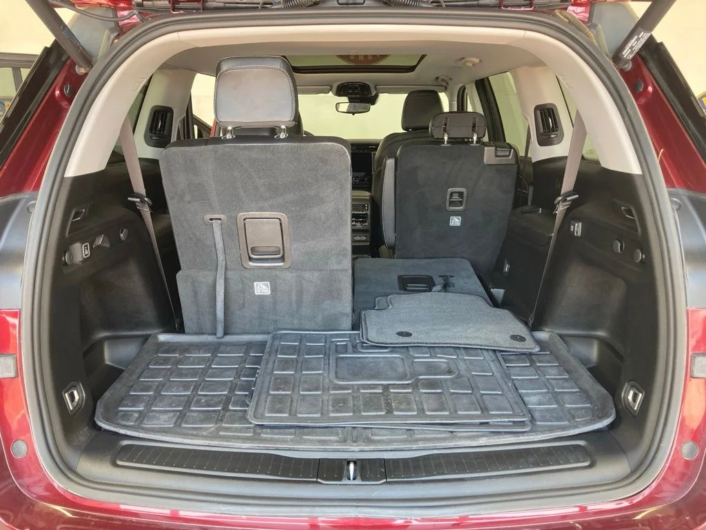 Used 2023 Red Jeep Limited image 23