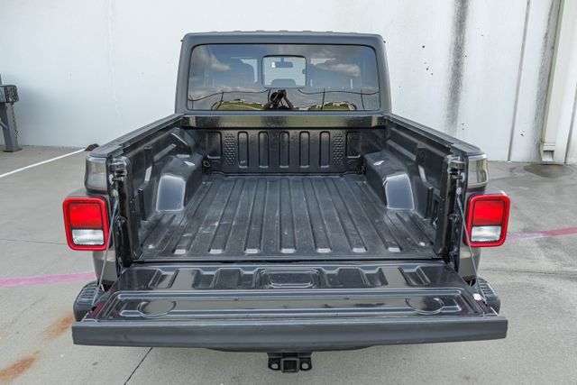 Used 2022 Gray Jeep Rubicon image 71