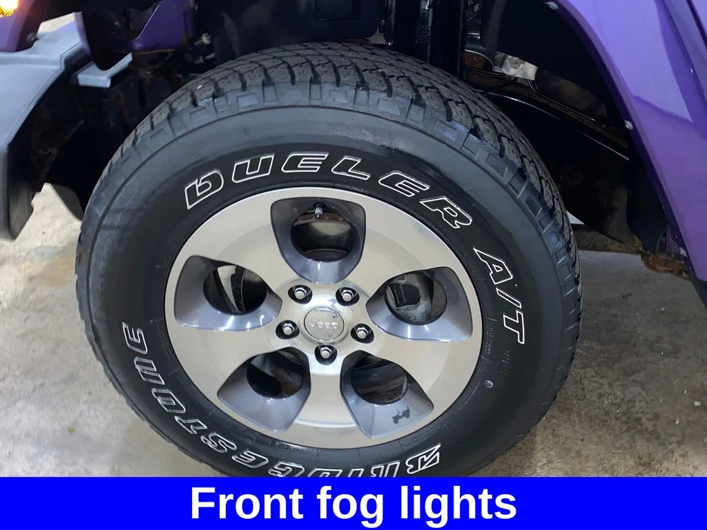 Used 2017 Purple Jeep Sahara image 13