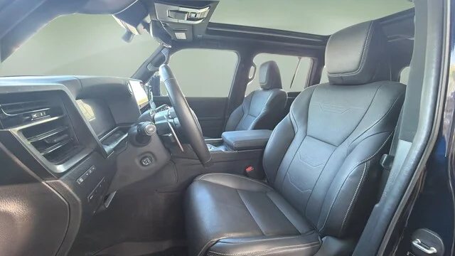 Used 2025 Mica Lexus 550 Luxury+ image 11