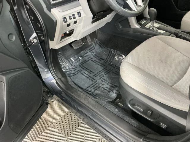 Used 2018 Gray Subaru 2.5i Premium image 15