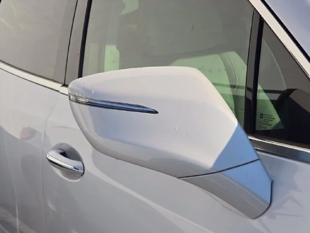 Used 2024 White Frost Tricoat Buick Essence image 34