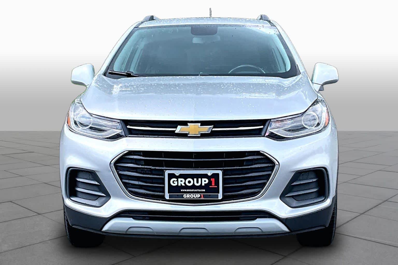 Used 2020 Silver Ice Metallic Chevrolet LT image 4