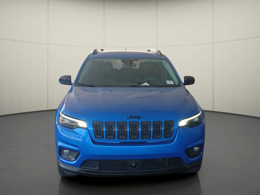 Used 2023 Blue Jeep Altitude image 2