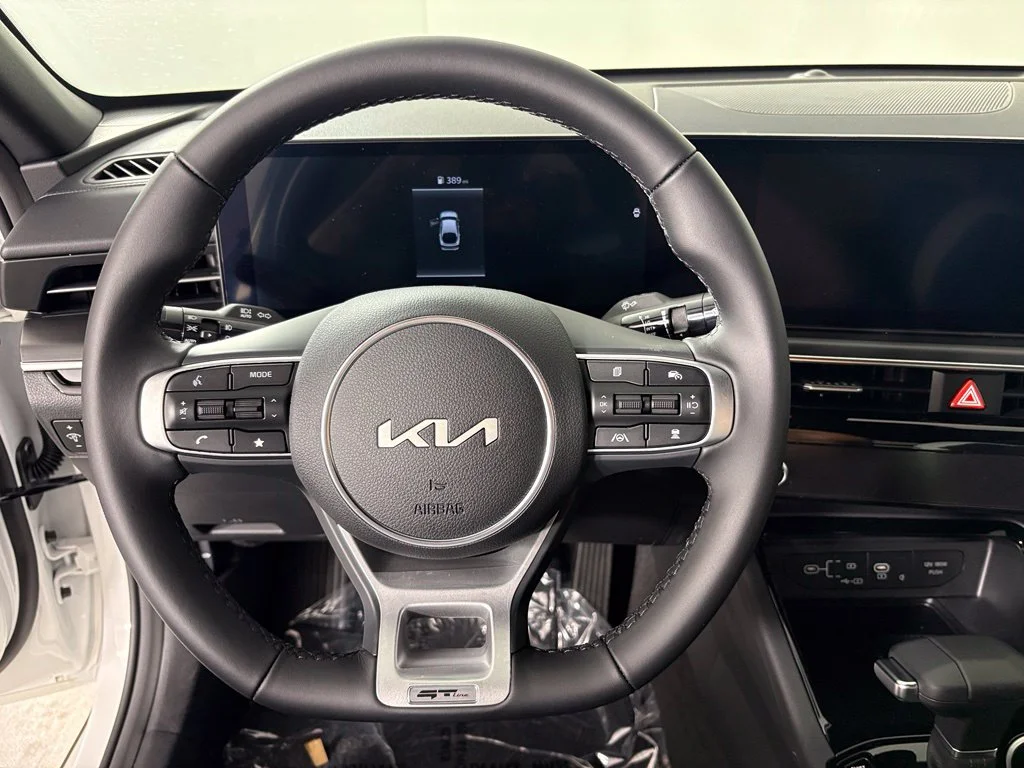 New 2027 White Kia GT-Line image 23