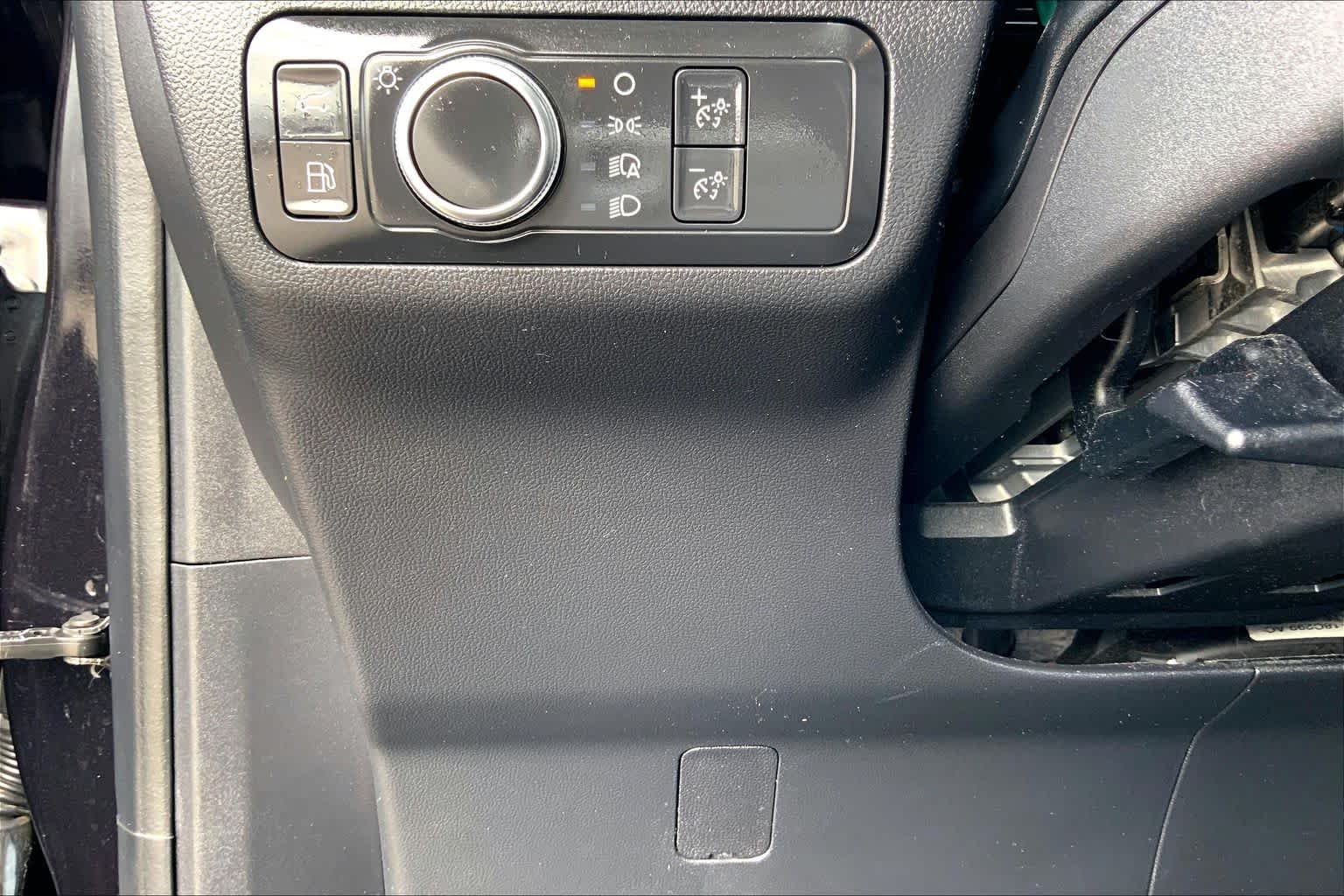 Used 2021 Agate Black Ford SE Hybrid image 33