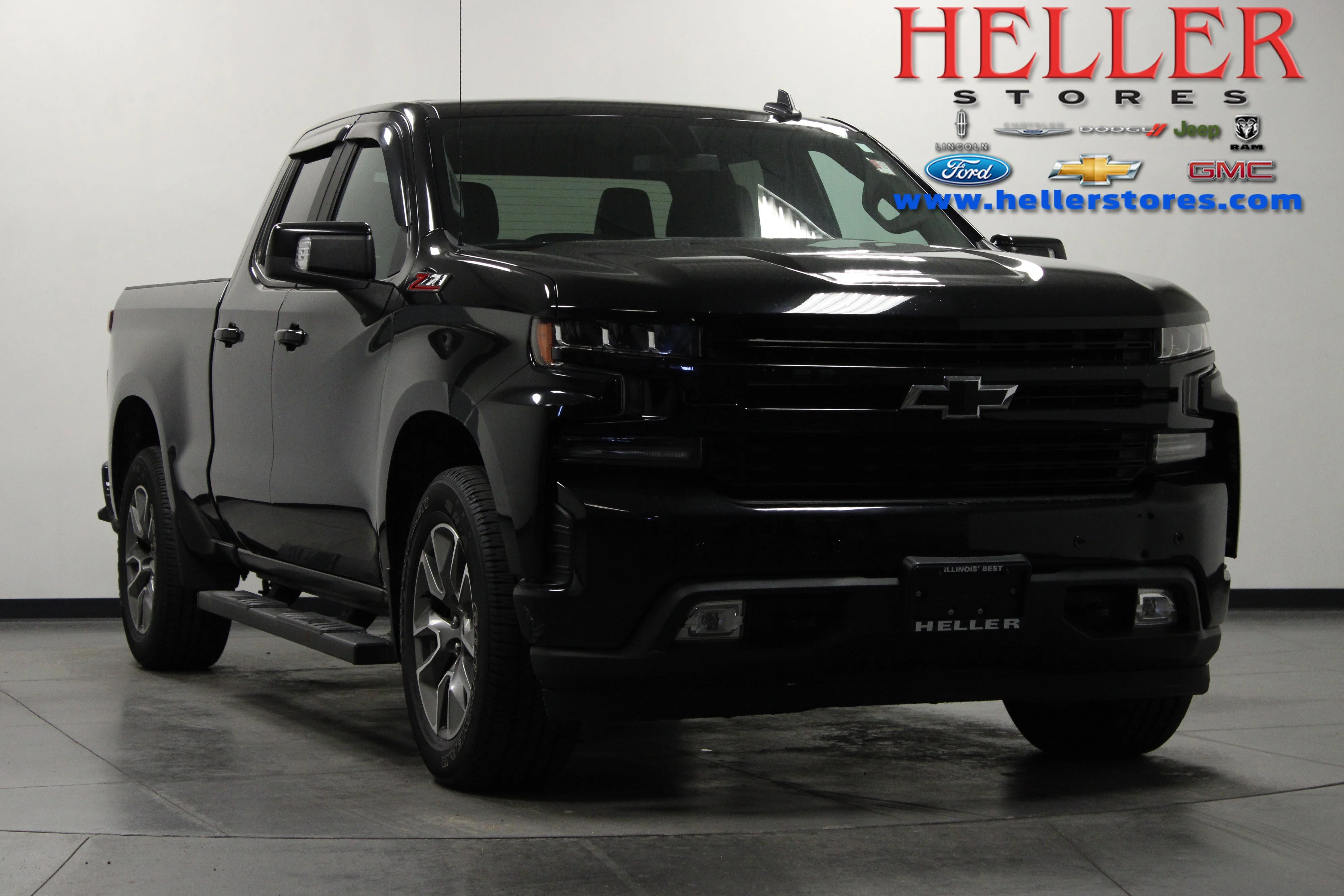 Used 2019 BLACK Chevrolet RST image 1