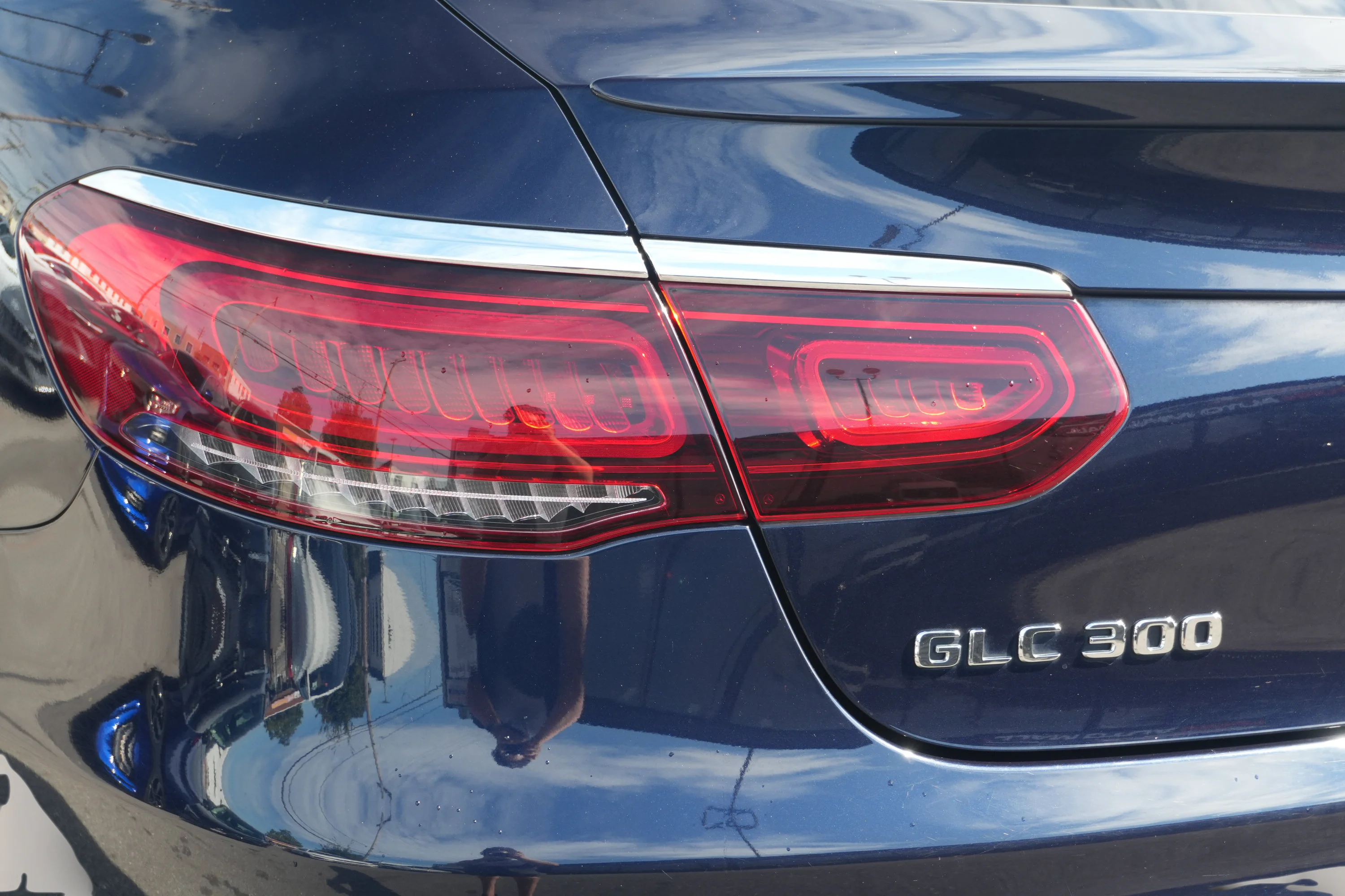 Used 2021 Lunar Blue Metallic Mercedes-Benz GLC 300 image 15