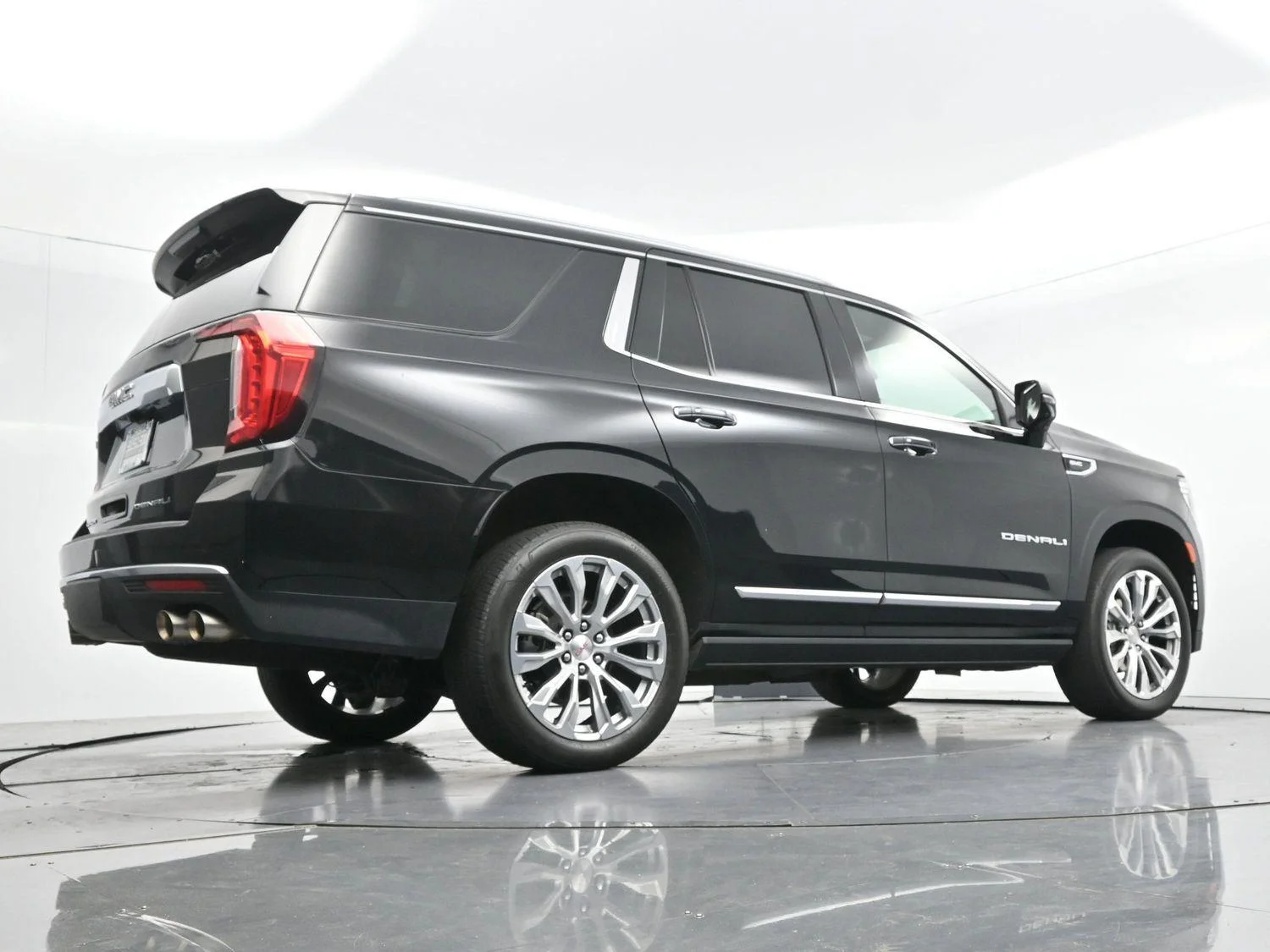 Used 2024 Onyx Black GMC Denali image 57