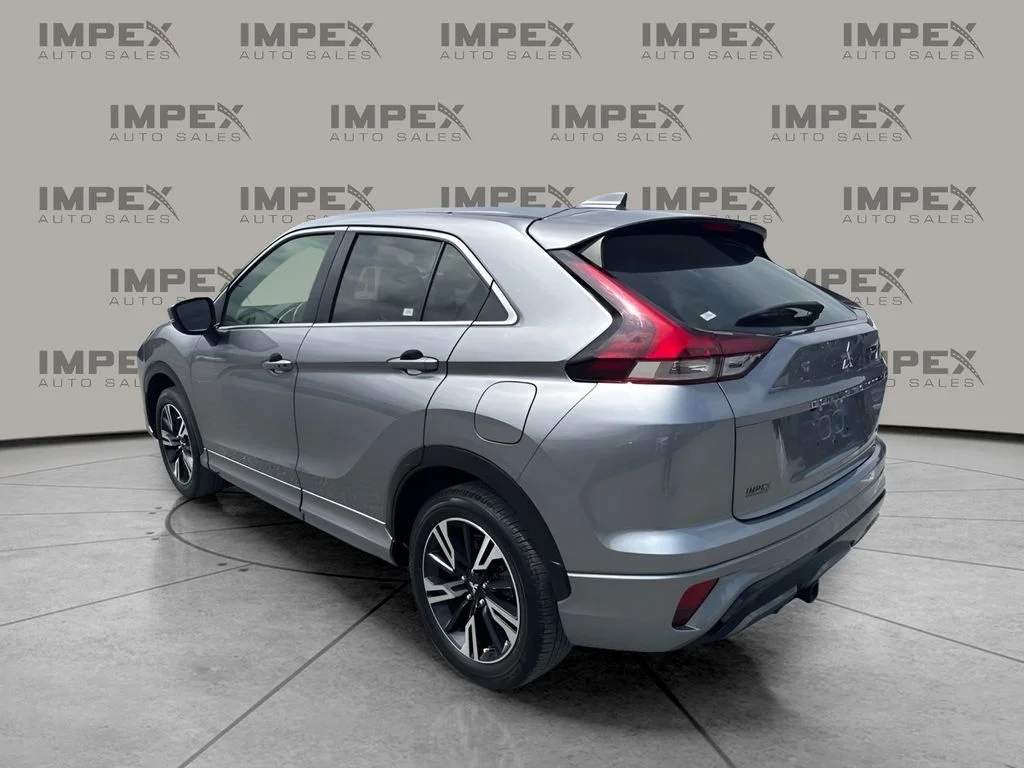 Used 2024 Gray Mitsubishi SEL image 2