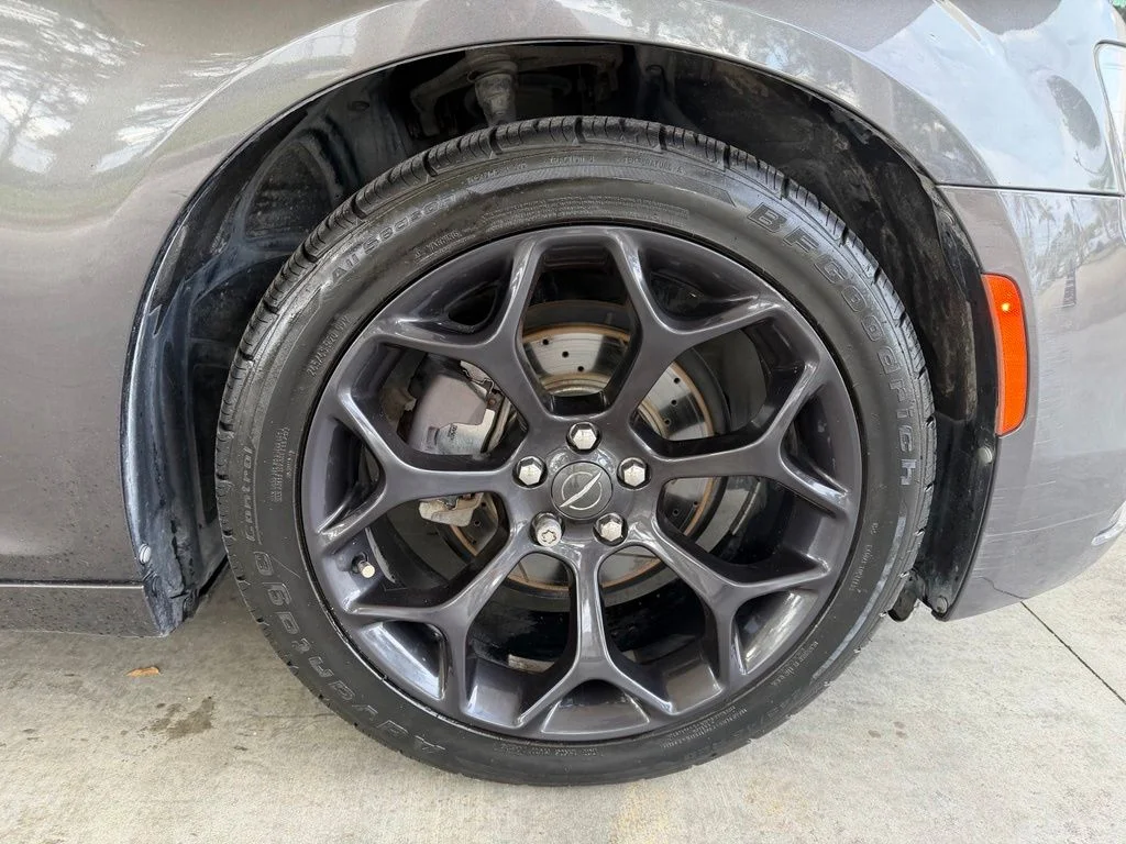 Used 2019 Gray Chrysler Touring image 20