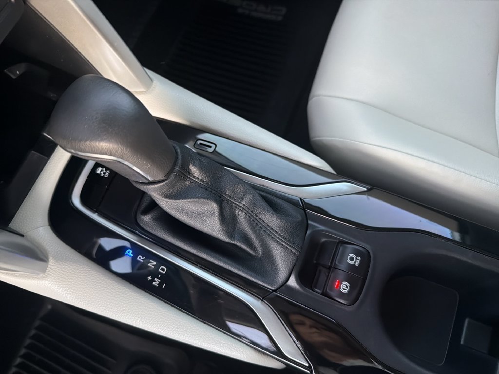 2024 Toyota Corolla Cross XLE - Photo 24